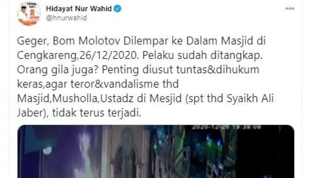 Politisi PKS Hidayat Nur Wahid minta kasus ini diusut tuntas. 