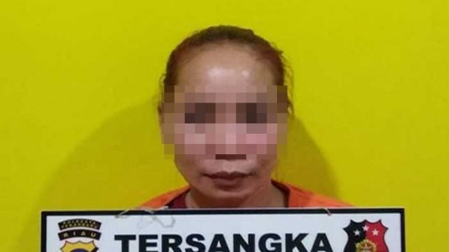 Emak-emak Pengedar Ditangkap, Simpan Nyaris 1 Kg Sabu di Mesin Cuci