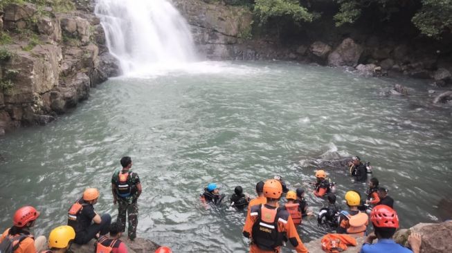 Mahasiswa FTI UMI Ditemukan Meninggal di Air Terjun Pung Bunga Maros