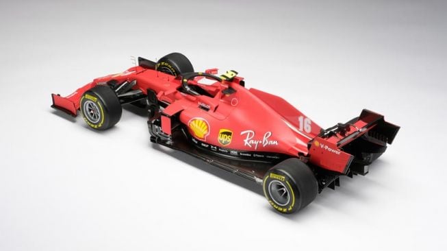 Replika mobil yang dipakai Sebastian Vettel dengan skala 1:8 (Carbuzz)