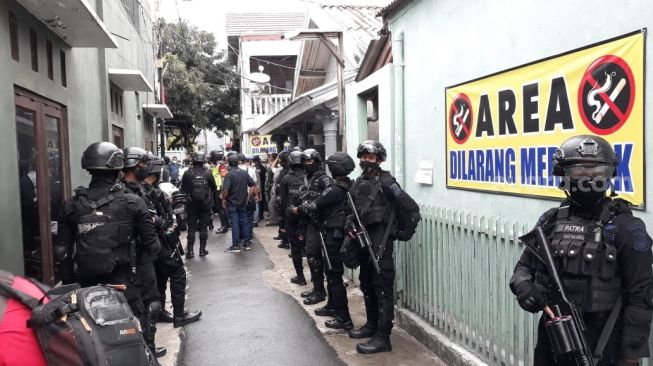 Tangkap Munarman, 60 Personel TNI-Polri Dikerahkan Geledah Eks Kantor FPI
