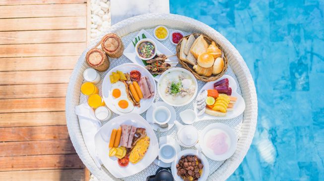 Bikin Nyesek, Buat ala Floating Breakfast di Rumah, Endingnya Malah Ambyar