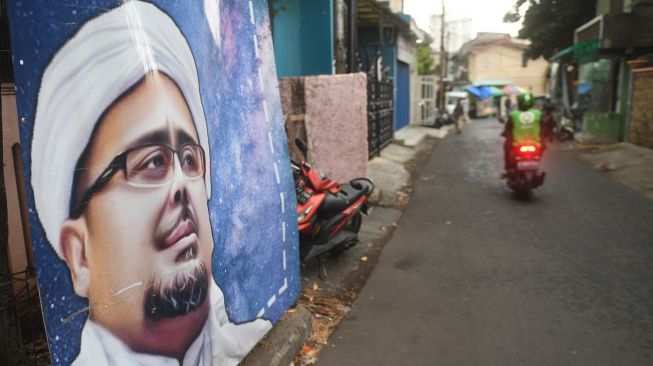 Suasana di sekitar sekretariat DPP Front Pembela Islam (FPI) di Petamburan, Jakarta, Rabu (30/12/2020).   [ANTARA FOTO/Akbar Nugroho Gumay]