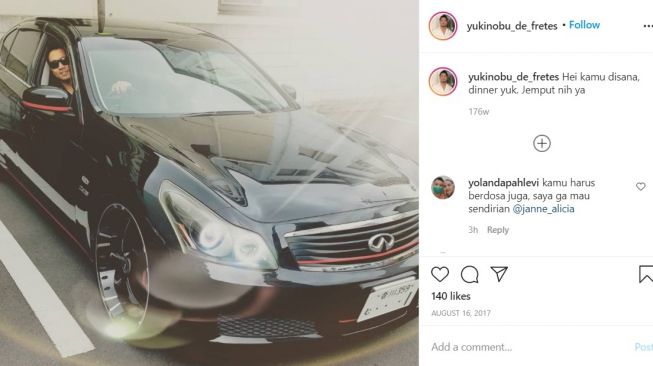 Nobu pamer naik mobil Nissan Infinity (Instagram)