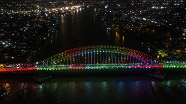 Foto aerial jembatan Musi VI Palembang, Sumatera Selatan, Rabu (30/12/2020). ANTARA FOTO/Nova Wahyudi