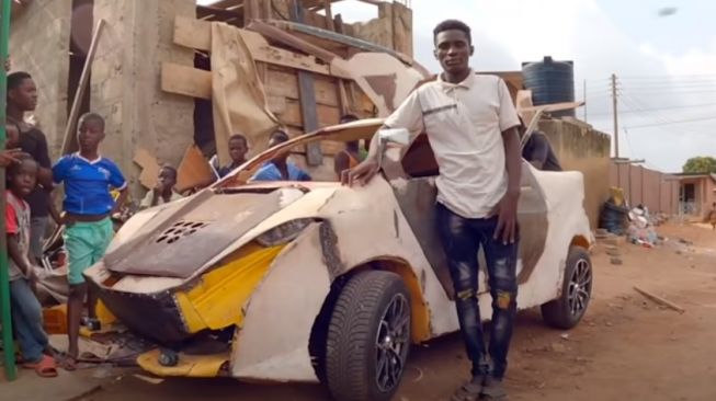 Pria asal Ghana membuat mobil dari barang rongsokan (Youtube)