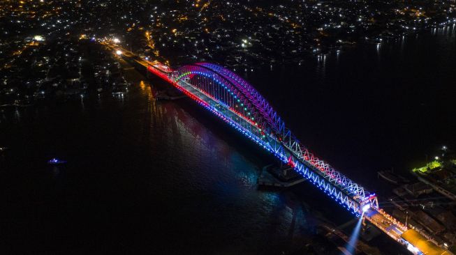 Foto aerial jembatan Musi VI Palembang, Sumatera Selatan, Rabu (30/12/2020). ANTARA FOTO/Nova Wahyudi