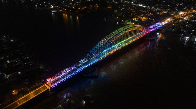 Foto aerial jembatan Musi VI Palembang, Sumatera Selatan, Rabu (30/12/2020). ANTARA FOTO/Nova Wahyudi