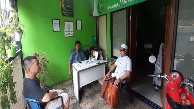 Tukang Tambal Ban Bakar Bakar Diri Stres, Baru 2 Minggu Masuk Islam