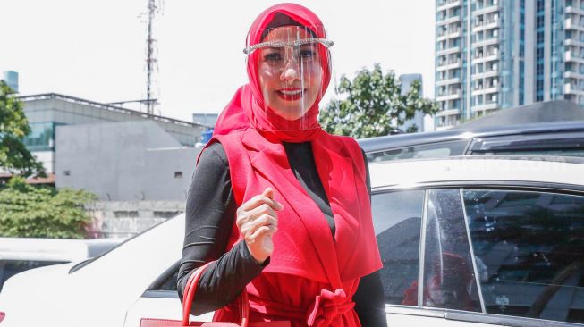 Ada Venna Melinda, 7 Potret Aktris Senior yang Sudah Berhijab