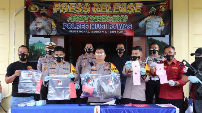 Konfrensi pers pengungkapan kasus yang dilaksanakan Polres Musi Rawas [Renaldi/suara.com]