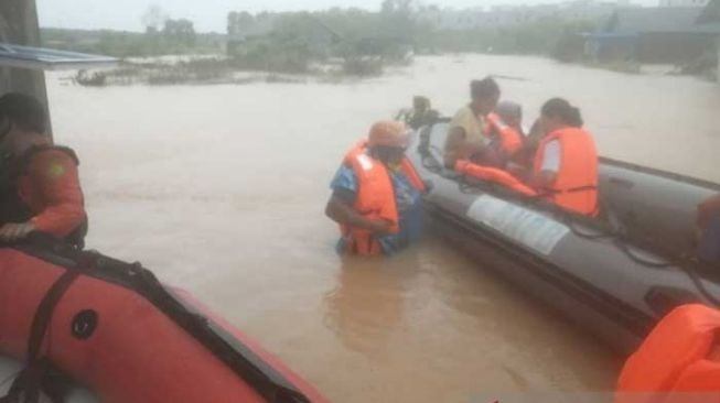 Hujan Deras, Sejumlah Kawasan di Tanjungpinang Dikepung Banjir