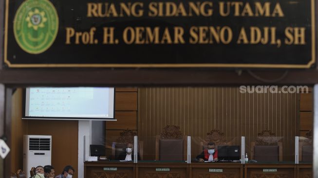 Suasana sidang praperadilan Muhammad Rizieq Shihab di Pengadilan Negeri Jakarta Selatan, Senin (4/1/2021). [Suara.com/Angga Budhiyanto]
