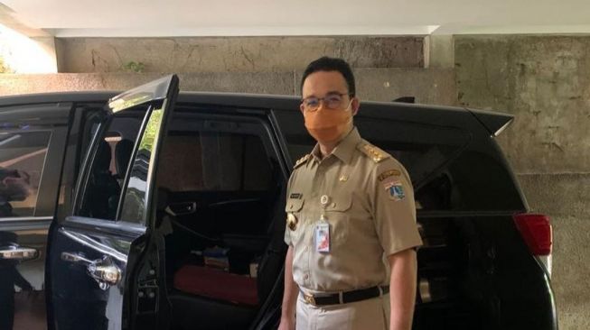 Usai 29 Hari Isolasi karena Covid, Anies Kembali Berkantor di Balai Kota