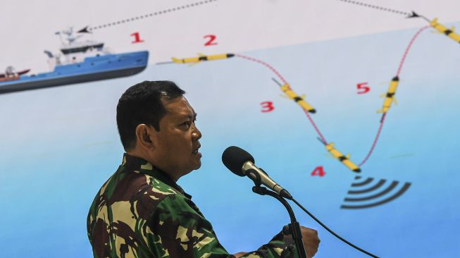 TNI AL Periksa Benda Mirip Tank Terapung di Kepri, KSAL: Seperti Tongkang