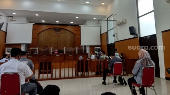 Penampakan sidang lanjutan praperadilan Rizieq Shihab di PN Jakarta Selatan dengan agenda sidang jawaban polisi selaku termohon. (Suara.com/Arga)