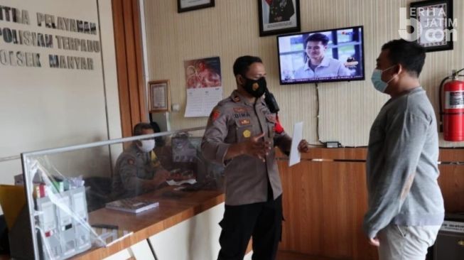 Duel Satu Lawan Satu, Satpam Jago Bela Diri Ringkus Maling Motor di Gresik