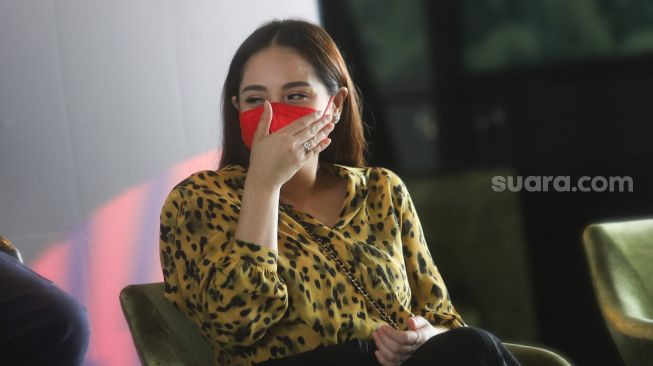 Cuma Jadi Bantal Tidur saat Syuting, Harga Tas Nagita Slavina Ternyata Fantastis