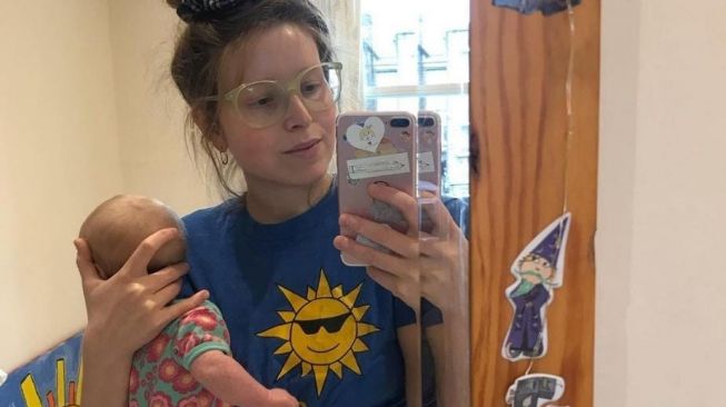 Baru Lahir, Anak Pemeran Harry Potter Jessie Cave Positif Covid-19