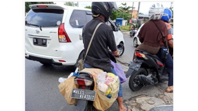 Penggunaan pelat nomor unik ini tuai kritikan dari warganet (Instagram)