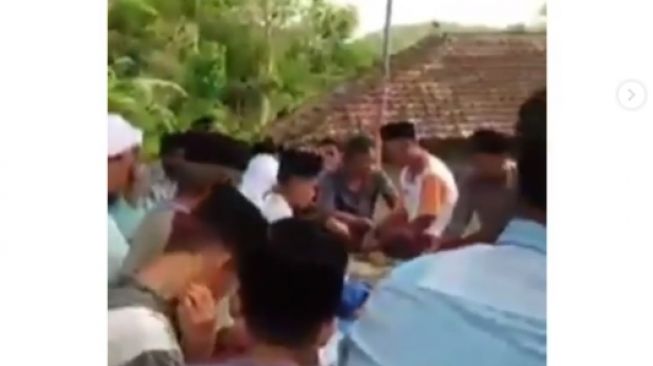 Viral Video Akad Pernikahan di Bawah Umur, Tuai Komentar Pedas