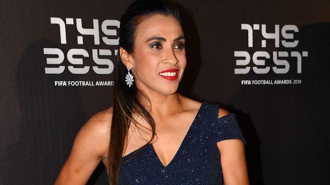 Bintang Sepak Bola Putri Marta Vieira Resmi Tunangan dengan Rekan Setimnya