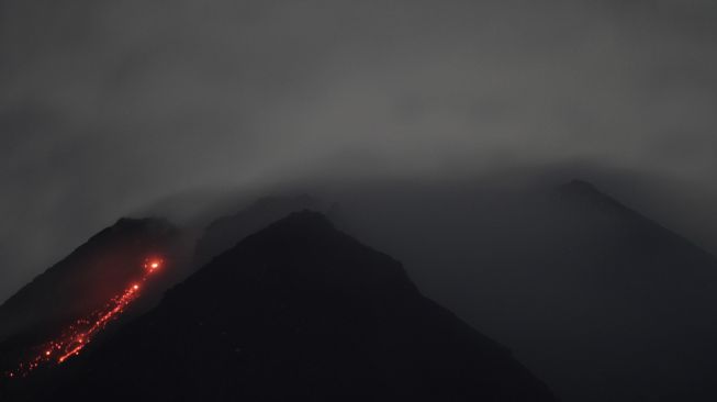 Guguran Lava Merapi Meluncur 12 Kali dalam 30 Jam Terakhir, Jarak Terjauh 1,5 Kilometer