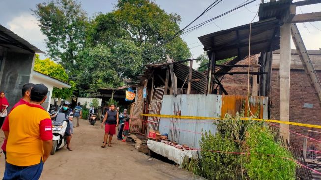 Suasana di lokasi kebakaran di Cimuning, Mustika Jaya, Kota Bekasi. [Dok/Damkar Kota Bekasi]