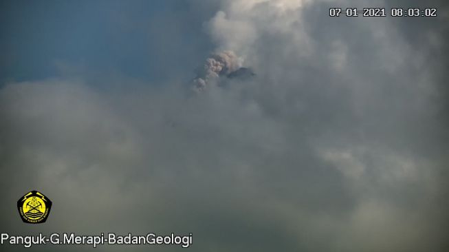 Sejak Pagi Hingga Siang Kemarin, Gunung Merapi Muntahkan Awan Panas 4 Kali