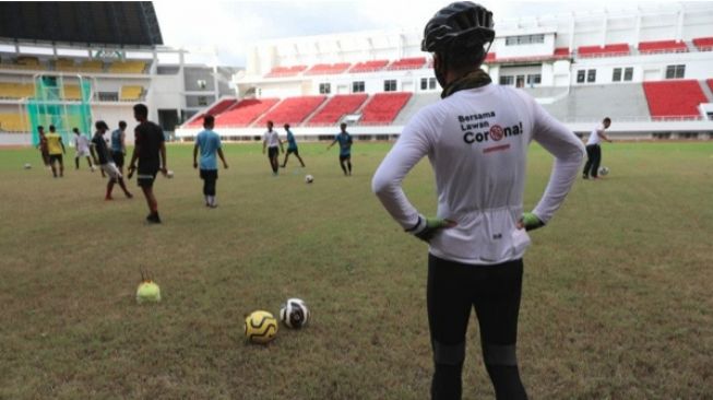 Ganjar Pranowo Ajak PSIS Jajal Stadion Jatidiri