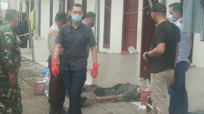 Sebelum Perutnya Dirobek Pakai Gunting, Tukang Kelapa Cabuli Anak Ustaz