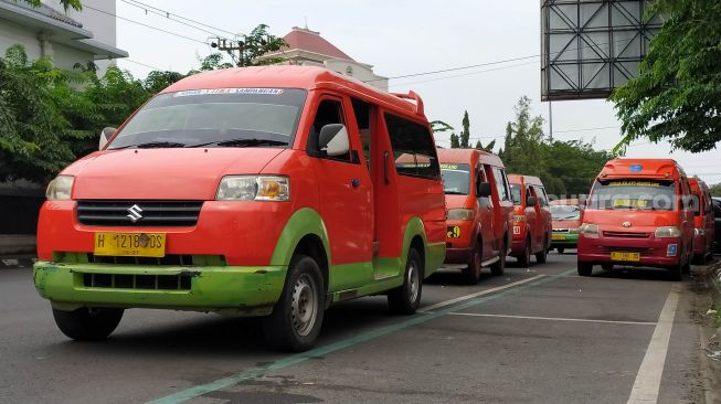 Jeritan Supir Angkot di Semarang Selama Pandemi, Pulang hanya Membawa Lelah