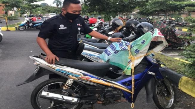 Parkir Sepeda Motor Setahun, Tagihan Karcisnya Capai Rp 1,6 Juta