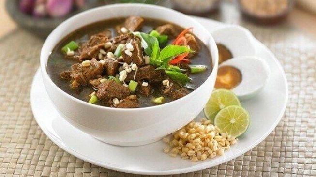 Resep Rawon Jawa Timur ala Chef Devina Hermawan Mudah Dibuat di Rumah