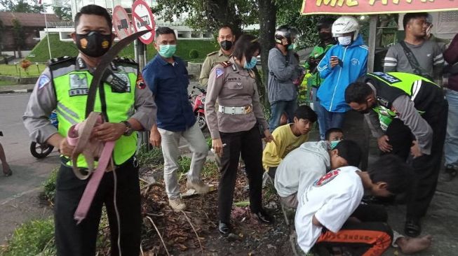 Tenteng Senjata Tajam, Rombongan Remaja di Boyolali Diamankan Satpol PP