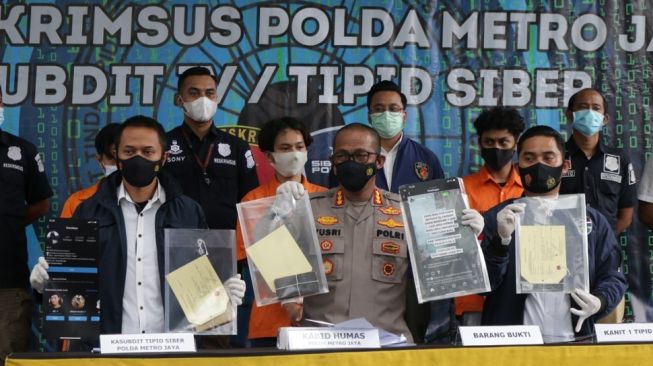 Bumame Farmasi Lega Pemalsu Surat Hasil PCR Swab Test Ditangkap