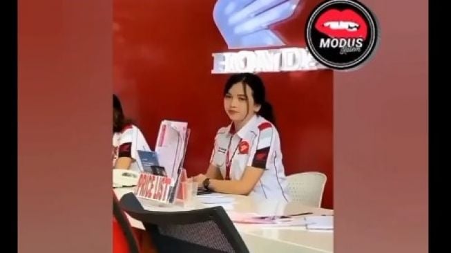 Viral Pria Ajak Sales Honda Cantik Ngedate Bikin Greget, Syaratnya Cuma Ini