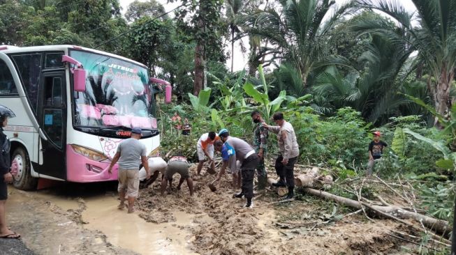 Longsor di Jalinsum Sorkam-Sibolga, Akses Jalan Sempat Tertutup