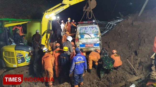 Longsor Sumedang, 11 Ditemukan Meninggal