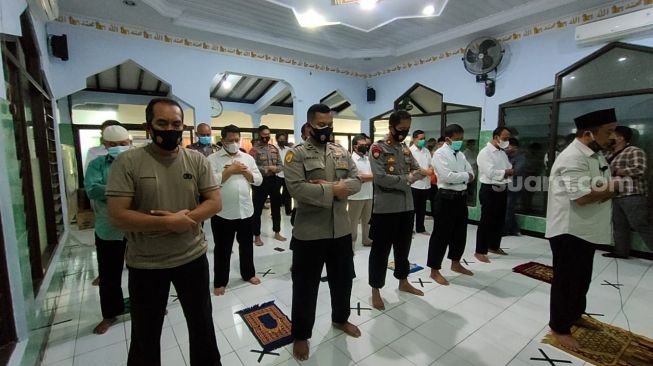 Polresta Surakarta Sholat Gaib Jatuhnya Sriwijaya Air, Doa Imam Bikin Haru