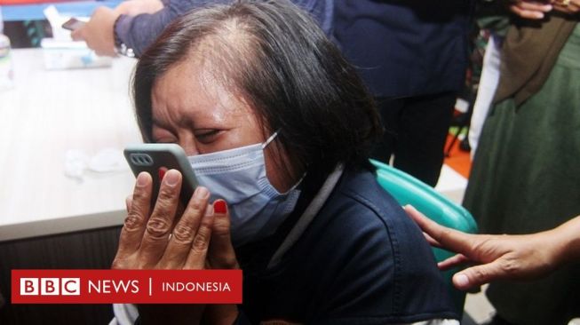 Penantian Keluarga Pilot dan Penumpang Sriwijaya Air: Mohon Doa Terbaik