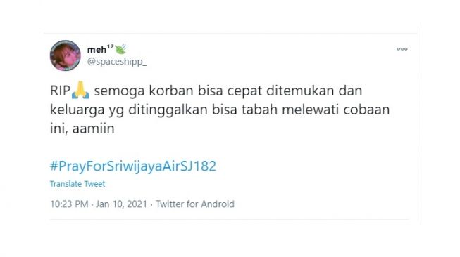 Cuitan warganet #PrayForSriwijayaAirSJ182 . [Twitter]