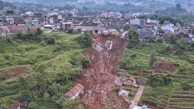 Terkait Longsor di Cimanggung, Polres Sumedang Periksa Developer Perumahan