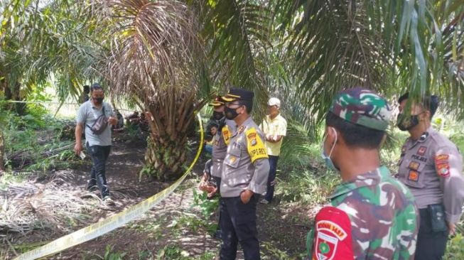 Polisi Cek Tempat Penemuan Mayat di Desa Malei