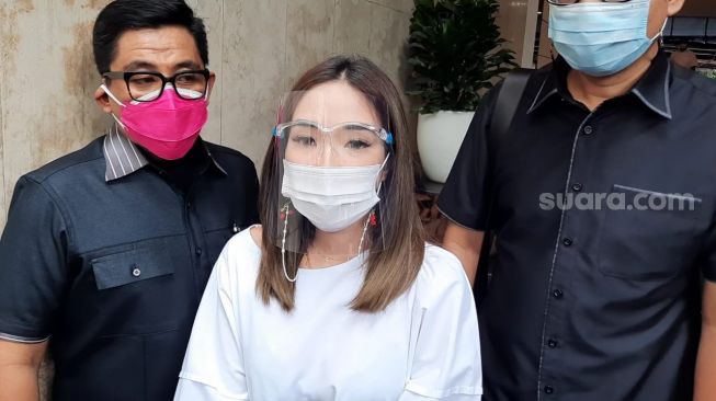 Gisella Anastasia Tak Bisa Wajib Lapor, Lagi Isolasi Mandiri