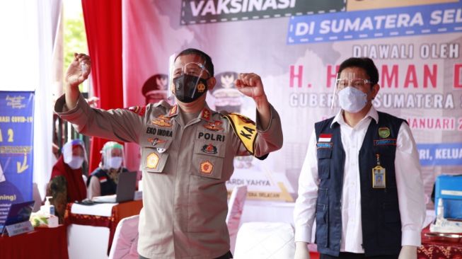 Kapolda Sumsel, Irjen Pol Indra Heri setelah divaksin covid 19 [dok. pemprov Sumsel]