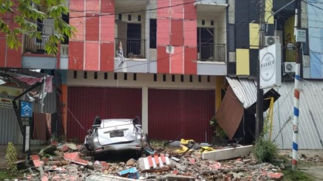 Listrik Padam Akibat Gempa, PLN Perbaiki 463 Gardu Listrik di Sulbar