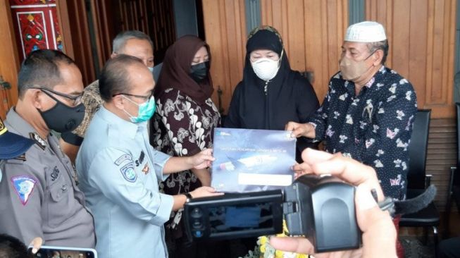 Jasad Co-Pilot Fadly Satrianto, Korban Sriwijaya Air Dimakamkan di Surabaya