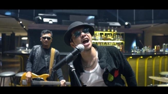 Ahmad Zaki, vokalis Band Kapten dan Lucky Man [YouTube]