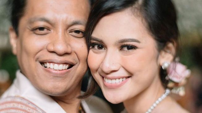 Arie Kriting dan Indah Permatasari sah sebagai suami istri. [Instagram]
